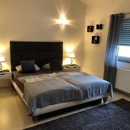 Pension Am Roemerhof Munzenberg ภายนอก รูปภาพ