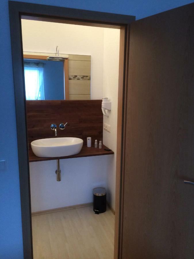 Pension Am Roemerhof Munzenberg ภายนอก รูปภาพ